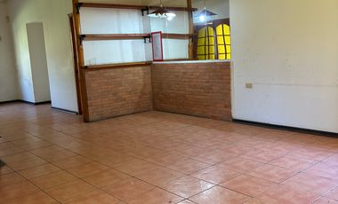 HERMOSA PARCELA EN VENTA CON DOS CASAS , QUINCHO Y PISCINA