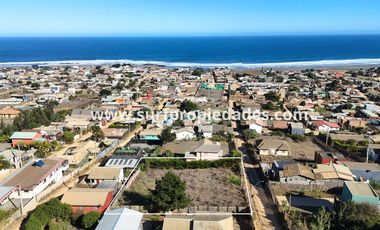 GRAN TERRENO CON ESPECTACULAR VISTA Y A PASOS DEL MAR