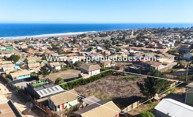 GRAN TERRENO CON ESPECTACULAR VISTA Y A PASOS DEL MAR