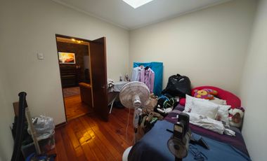 CASA EN VENTA DE 5 DORMITORIOS EN QUINTA NORMAL
