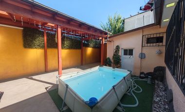 CASA EN VENTA DE 5 DORMITORIOS EN QUINTA NORMAL