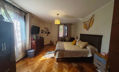 CASA EN VENTA DE 5 DORMITORIOS EN QUINTA NORMAL