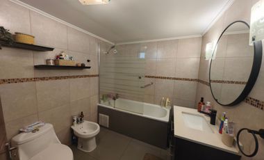 CASA EN VENTA DE 5 DORMITORIOS EN QUINTA NORMAL