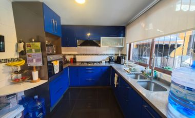 CASA EN VENTA DE 5 DORMITORIOS EN QUINTA NORMAL