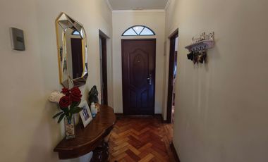 CASA EN VENTA DE 5 DORMITORIOS EN QUINTA NORMAL