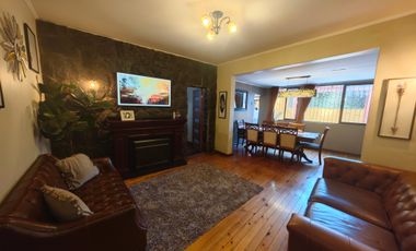 CASA EN VENTA DE 5 DORMITORIOS EN QUINTA NORMAL