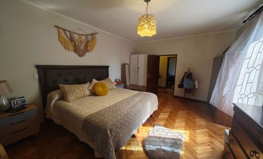 CASA EN VENTA DE 5 DORMITORIOS EN QUINTA NORMAL