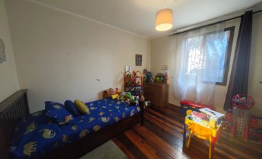 CASA EN VENTA DE 5 DORMITORIOS EN QUINTA NORMAL