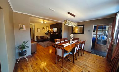 CASA EN VENTA DE 5 DORMITORIOS EN QUINTA NORMAL