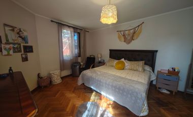 CASA EN VENTA DE 5 DORMITORIOS EN QUINTA NORMAL