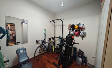 CASA EN VENTA DE 5 DORMITORIOS EN QUINTA NORMAL