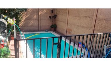 ¡Encantadora casa en venta en Buin con piscina!