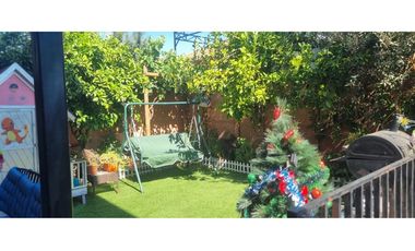 ¡Encantadora casa en venta en Buin con piscina!