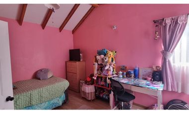 ¡Encantadora casa en venta en Buin con piscina!
