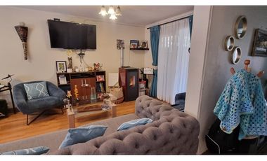 ¡Encantadora casa en venta en Buin con piscina!