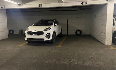 Estacionamiento en Miraflores, Santiago.