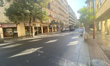 Estacionamiento en Miraflores, Santiago.