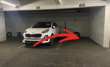 Estacionamiento en Miraflores, Santiago.