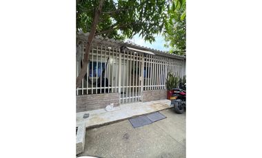 SE ARRIENDA CASA EN LA URBANIZACIÓN LAS ACACIAS SECTOR CISNE