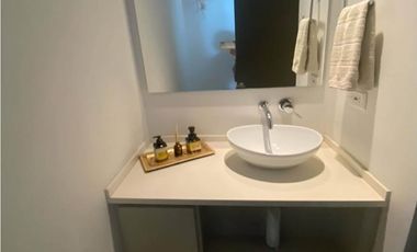 Venta apartamento Medellín poblado piso alto campestre completa