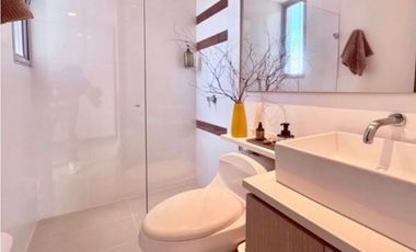Venta apartamento Medellín poblado piso alto campestre completa