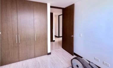 Venta apartamento Medellín poblado piso alto campestre completa