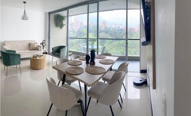 Venta apartamento Medellín poblado piso alto campestre completa