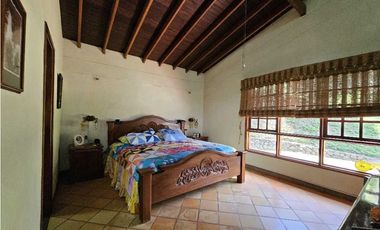 Impresionante Finca de 3000m² con Casa de 511m² en Venta, Copacabana