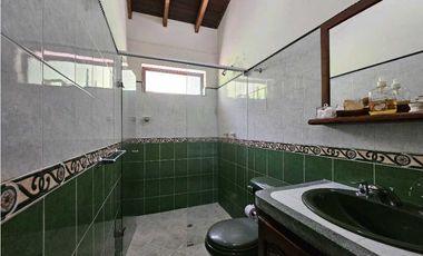 Impresionante Finca de 3000m² con Casa de 511m² en Venta, Copacabana