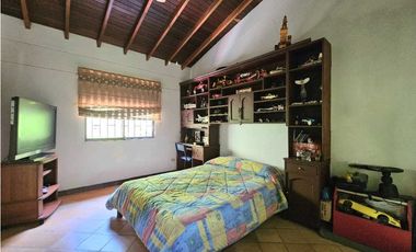Impresionante Finca de 3000m² con Casa de 511m² en Venta, Copacabana