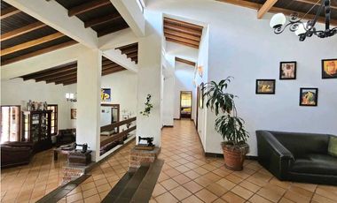 Impresionante Finca de 3000m² con Casa de 511m² en Venta, Copacabana
