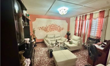 SE VENDE CASA FAMILIAR EN EL BARRIO JARDIN, SANTA MARTA