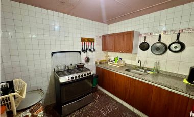 SE VENDE CASA FAMILIAR EN EL BARRIO JARDIN, SANTA MARTA