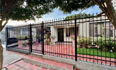 SE VENDE CASA FAMILIAR EN EL BARRIO JARDIN, SANTA MARTA