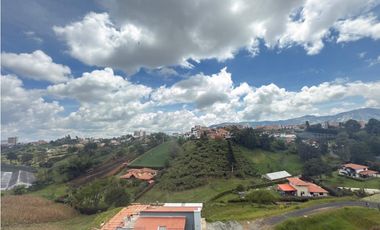 CASA CAMPRESTE EN ARRIENDO – UNIDAD SEMICERARDA