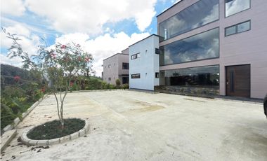 CASA CAMPRESTE EN ARRIENDO – UNIDAD SEMICERARDA