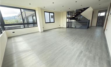 CASA CAMPRESTE EN ARRIENDO – UNIDAD SEMICERARDA