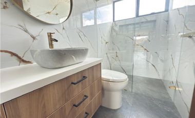 CASA CAMPRESTE EN ARRIENDO – UNIDAD SEMICERARDA