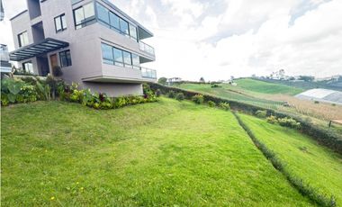 CASA CAMPRESTE EN ARRIENDO – UNIDAD SEMICERARDA