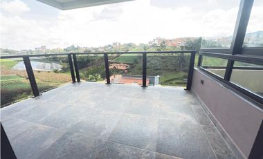 CASA CAMPRESTE EN ARRIENDO – UNIDAD SEMICERARDA