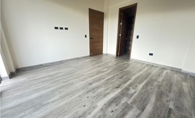 CASA CAMPRESTE EN ARRIENDO – UNIDAD SEMICERARDA