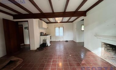 Alquiler de Casa 3 ambientes con jardin y cochera en  Bella Vista