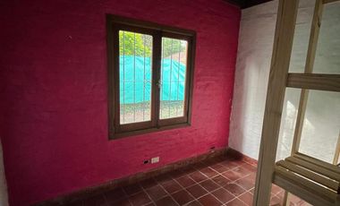 Alquiler de Casa 3 ambientes con jardin y cochera en  Bella Vista