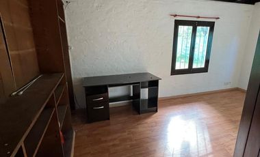 Alquiler de Casa 3 ambientes con jardin y cochera en  Bella Vista