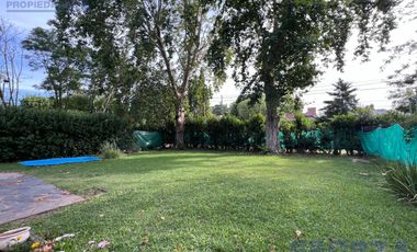 Alquiler de Casa 3 ambientes con jardin y cochera en  Bella Vista