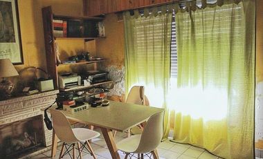Venta Casa 6 ambientes Pablo Nogues Malvinas Argentinas con Pileta y Cochera