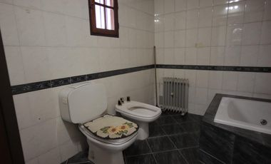 Venta Casa 6 ambientes Pablo Nogues Malvinas Argentinas con Pileta y Cochera