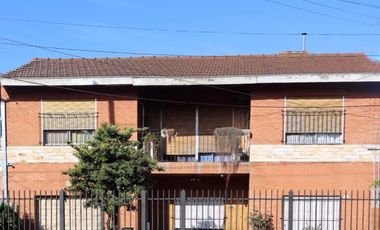 Venta Casa 6 ambientes Pablo Nogues Malvinas Argentinas con Pileta y Cochera