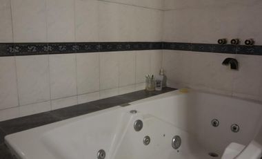 Venta Casa 6 ambientes Pablo Nogues Malvinas Argentinas con Pileta y Cochera
