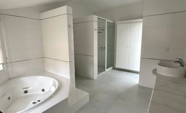 SE RENTA CASA EN CONDADO DE SAYAVEDRA